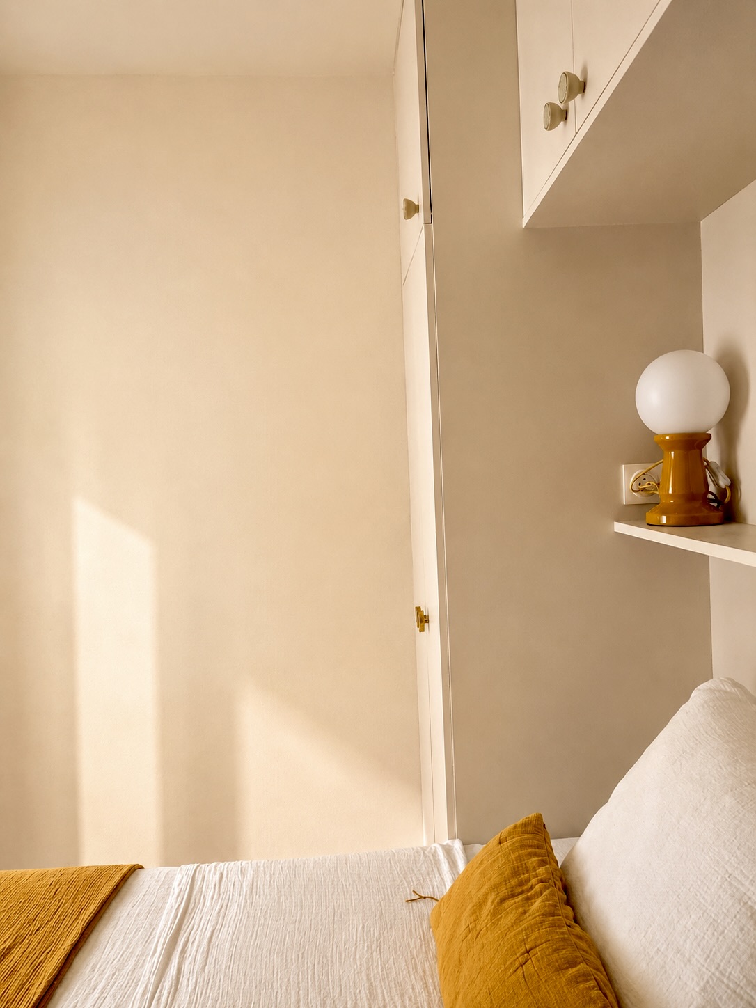 Chambre rénovation Myrha Paris 18